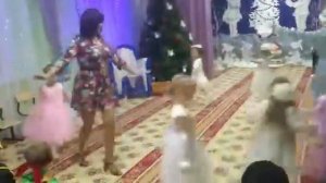 Тасин новый 2018 год. Мальвина Тася самая красивая.Танец со снегурочкой.