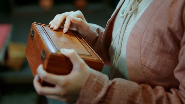 EP06 小白龍與捉妖師發現美艷女人的神秘盒子 她究竟藏著什麼秘密？《不死之花 The Imperishable Flower》| 侍酒令 | 奇幻 古裝 | KUKAN DRAMA смотреть онлайн