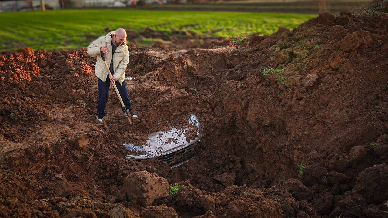Нашли тачку в огороде ПОД ЗЕМЛЕЙ! Такого еще не было 🤯