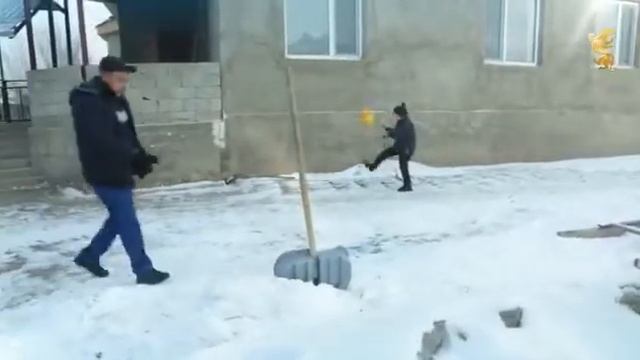 Əкеге қарап ұл өсер смотреть онлайн