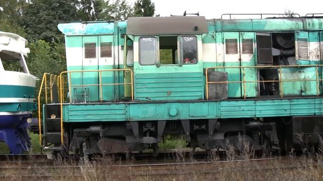 Тепловозы ЧМЭ3 и ТЭМ15 в депо Таллин-Вяйке / CME3 and TEM15 locomotives at Tallinn-Väike depot смотреть онлайн