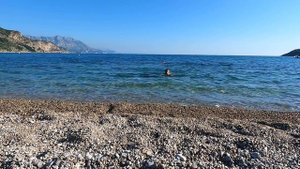 Купаемся в октябре  в Черногории