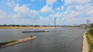 Дюссельдорф река Рейн Германия пешая прогулка по набережной Рейна, обзор