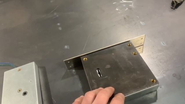 Бронедвери Мускул СМАРТ - замковая группа и ее преимущества.