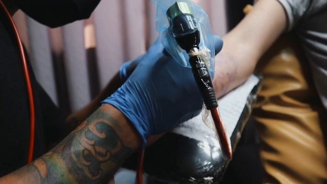 Tattoo David de Miguel Ángel смотреть онлайн