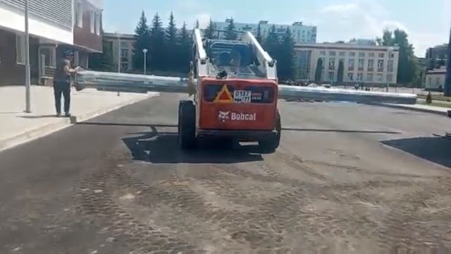 Мини-погрузчик Bobcat S650 разгрузка смотреть онлайн