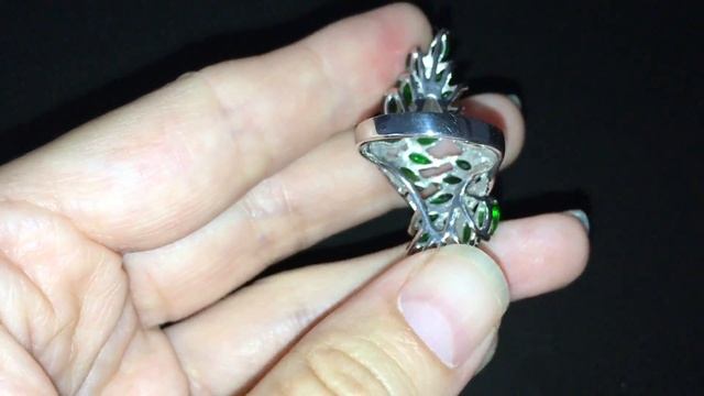 Серебряное кольцо с хромдиопсидами