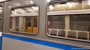 [Ретро-метро]: Перегонка "Русича" и поезд "Кино Победы" на ст. "Молодёжная"