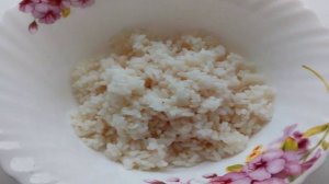 Салат с консервированным тунцом, рисом и горошком
