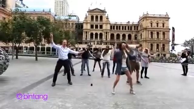 Show Shae di Australia Goyang 25 Live смотреть онлайн