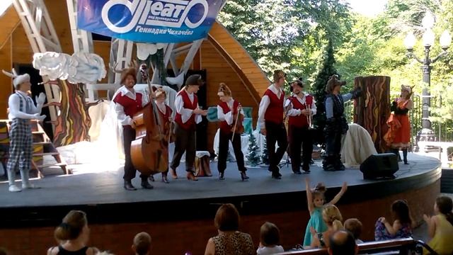 «НУ, ВОЛК, ПОГОДИ!» Поклоны 16.07.2016 Театр Чихачёва смотреть онлайн