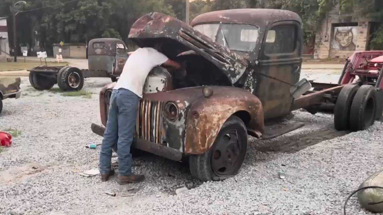 Нашли авто 1948 года! Заведется ли?!