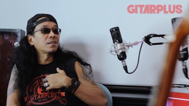 KONSISTENSI DAN LOYALITAS EZRA SIMANJUNTAK GITARIS ZIFACTOR (PART 1) - KULIK KARYA | GITARPLUS смотреть онлайн