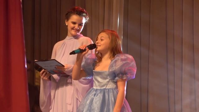 Праздничная шоу-программа, посвященная Международному женскому дню, «Твои, мои и наши». смотреть онлайн