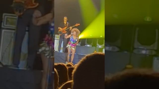 Tina Turner rolling on a river смотреть онлайн