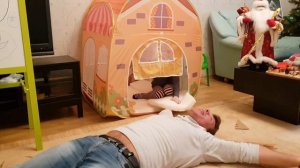 Сынок играет с дядей Дэном. Прикол!