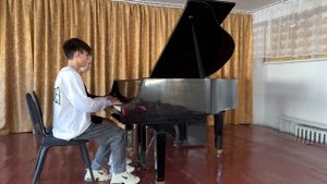 Г. Огородникова "Попурри на темы военных песен", аранжировка М. Тарапатовой для фортепиано в 4 руки.