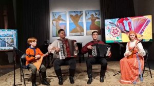 Вариации на тему РНП «Светит месяц»