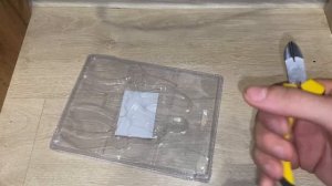 Откусывание пластика кусачками, бокорезами и утконосами из набора инструментов Deli DL103201-3