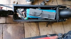 На электросамокате при езде посторонний звук