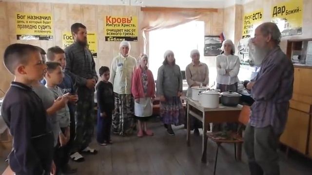 Игра во время сбора черёмухи.   15. 07. 2020