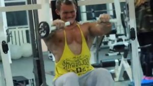 Bodybuilder Sergey Boytcov works out