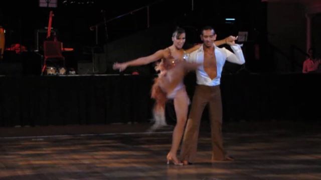Giancarlo & Masha - 2010 New Zealand Salsa Congress - Cha Cha performance смотреть онлайн