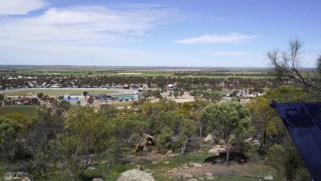 Farm life in Western Australia's Wheatbelt | Kellerberrin wheat, lupins, canola and sheep смотреть онлайн