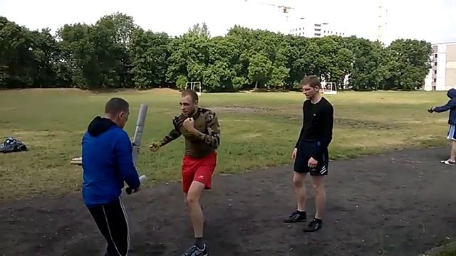 Прагнеш,боевое прозвище"злобный Сикх"отрабатывает удары. смотреть онлайн