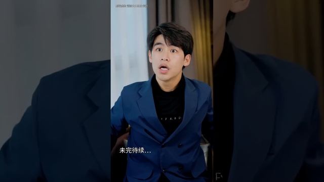 億萬總裁參加同學會被誤認為是服務員，面對眾人的羞辱，千金小姐出面替他解圍！ #湯小魚#短劇#搞笑#霸道總裁 смотреть онлайн