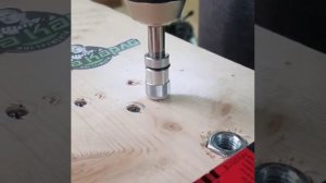 Магнитный держатель бит с фиксатором Milwaukee 4932430179