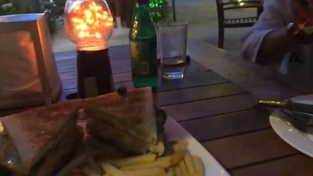 Ужин на Мальдивах/ Гуляем по острову смотреть онлайн