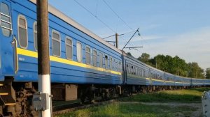 Електровоз ЧС4-044 с пассажирским поездом /electric train chs4-044 with passenger train