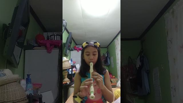 Playing Flute/Recorder Songs: Bahay Kubo,Leron Leron Sinta,and Baby Shark | Julliene Morales😊😘😘💜