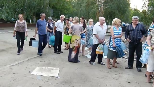 08.06.14 Славянск очередь за водой смотреть онлайн