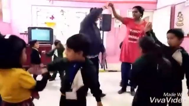 Salsa dance by sweet little tiny tits. смотреть онлайн