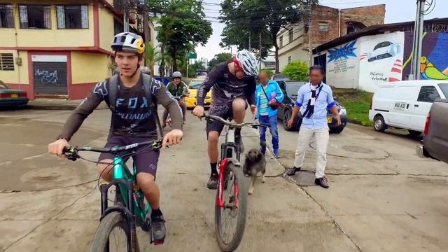 Rob Warner And Finn Iles Discover Columbia! MTB Freeriding and Salsa Dancing | Rob's Wild Rides смотреть онлайн