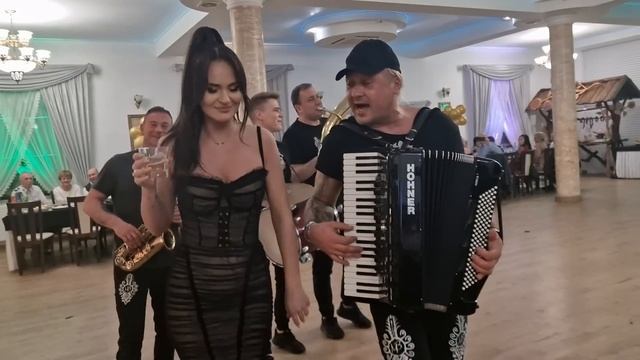 Szalona 40 stka 🤣🤣❤️❤️ Ale pani puka 🤣🤣 Oglądać do końca 🤣🤣 смотреть онлайн