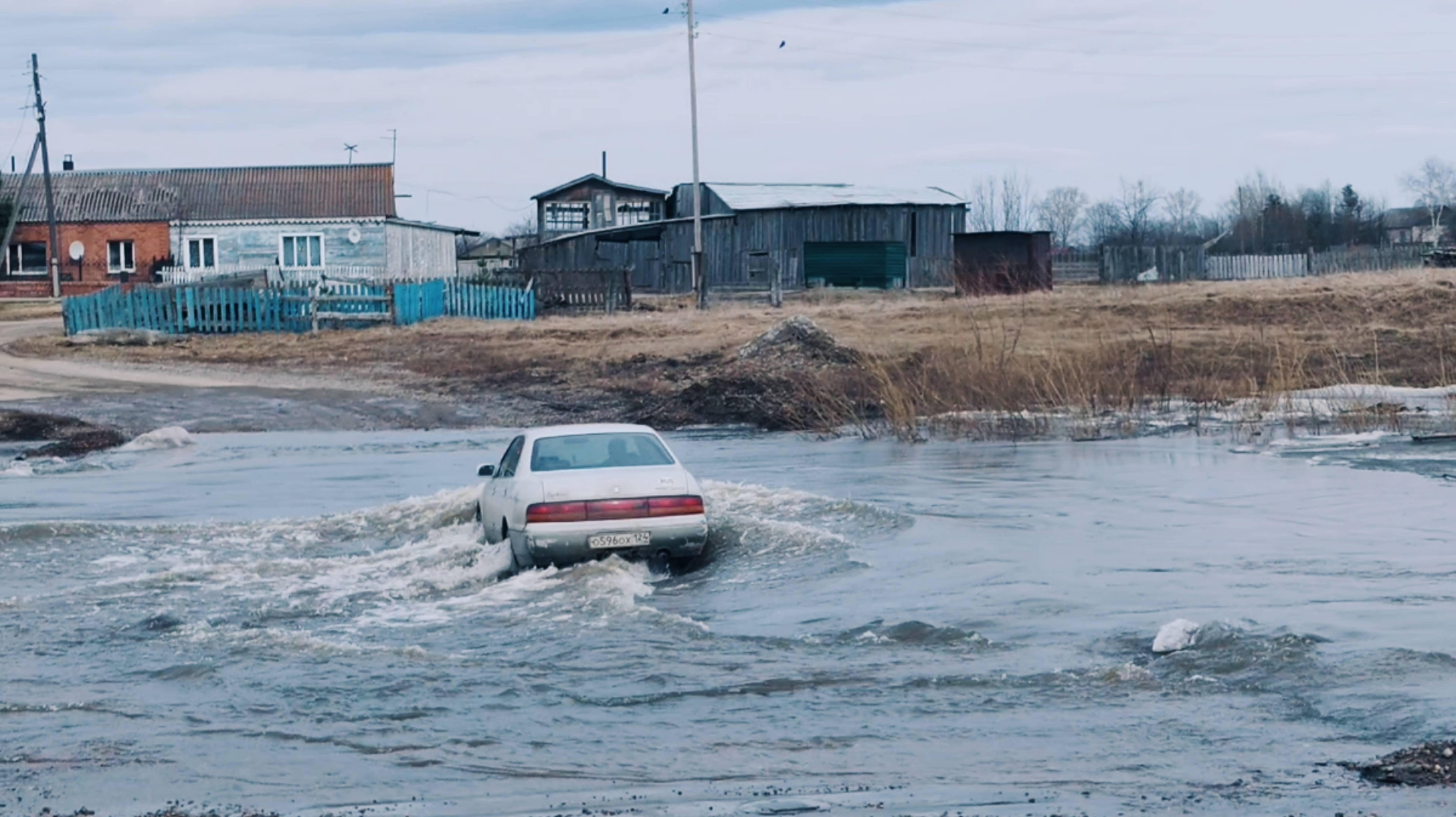 КАПРИЗНАЯ АНГАРА. МОСТ ЗАТОПЛЕННЫЙ, ВОДА В ЕНИСЕЕ ПОДНИМАЕТСЯ...