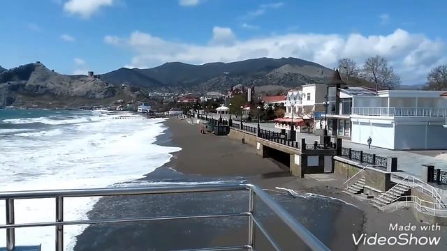 Судак,набережная! Море рвёт жилы))) смотреть онлайн