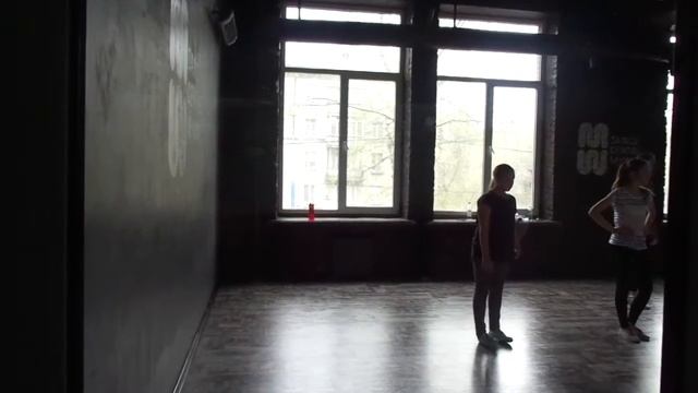 Надя 11 лет , на уроке танцев