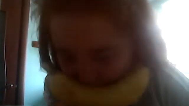 Challenge-_-съесть банан без помощи рук смотреть онлайн