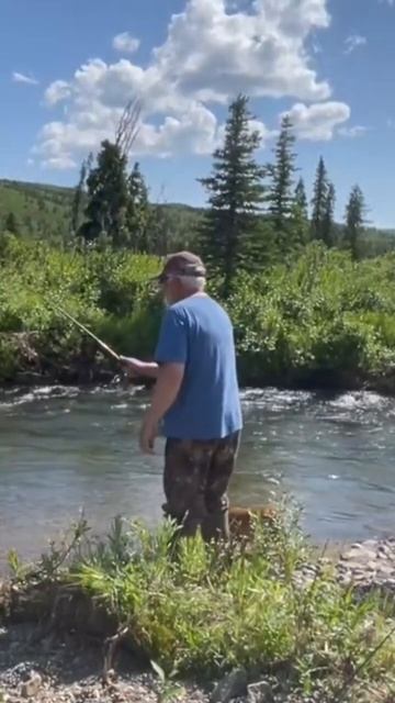 😱 he caught the BIGGEST Arctic grayling I’d ever seen 🎣👀 fishing in Alaska смотреть онлайн