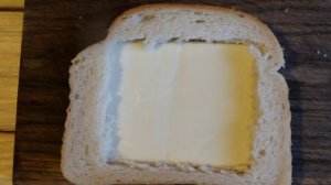 Завтрак в хлебной рамке