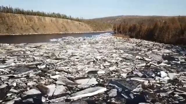 р.Чульман, ледоход. Якутия смотреть онлайн