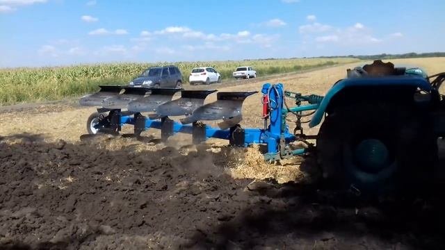 Вспашка оборотным плугом ПОН-4+1