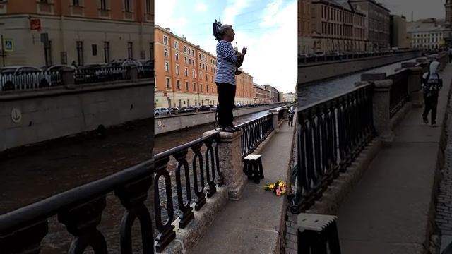 genium loci дядя Миша исполняет гимны Украины Франции и Израиля. смотреть онлайн