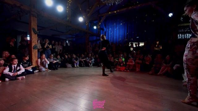 Games of Funk vol.5 | Waacking battle 1/8 | Arisha vs Marina Bagrova смотреть онлайн