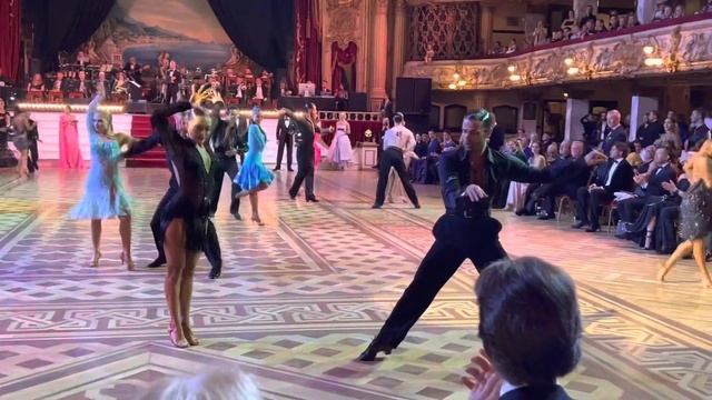 Nino Langella - Andra Vaidilaite | The Open Blackpool 2022 | Cha-cha-cha | Professional Latin смотреть онлайн