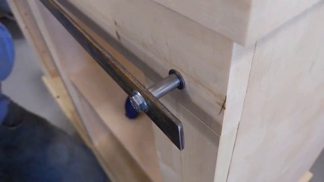 DIY: Guest Room Kitchenette with DIY Barn Door Hardware смотреть онлайн